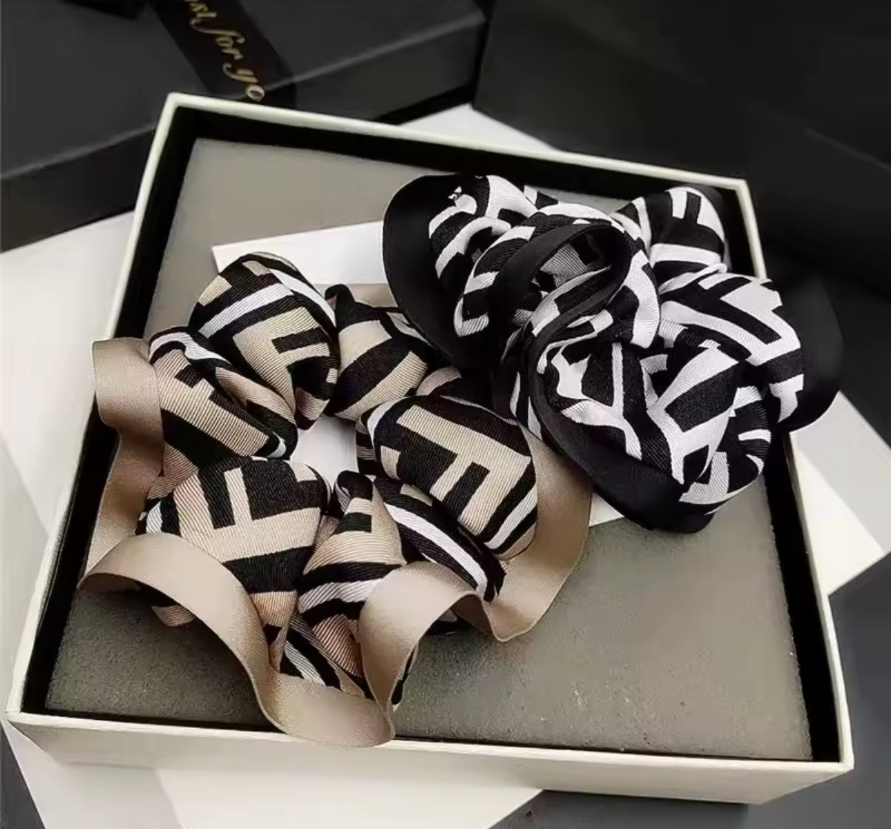 Fashion scrunchie